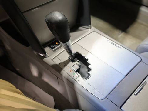 Used 2007 Toyota Camry XLE FWD image 24