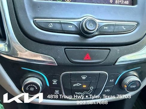Used 2020 Chevrolet Equinox LS w/ LS Convenience Package FWD image 19
