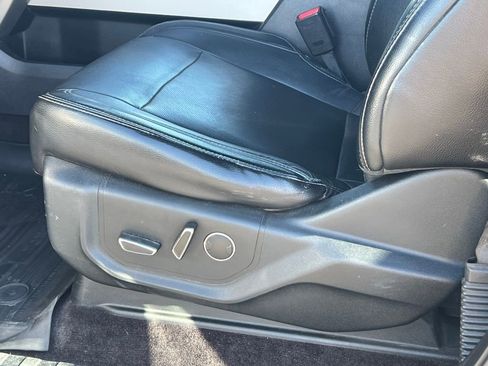 Used 2017 Ford F150 Lariat w/ Equipment Group 502A Luxury AWD/4WD image 25