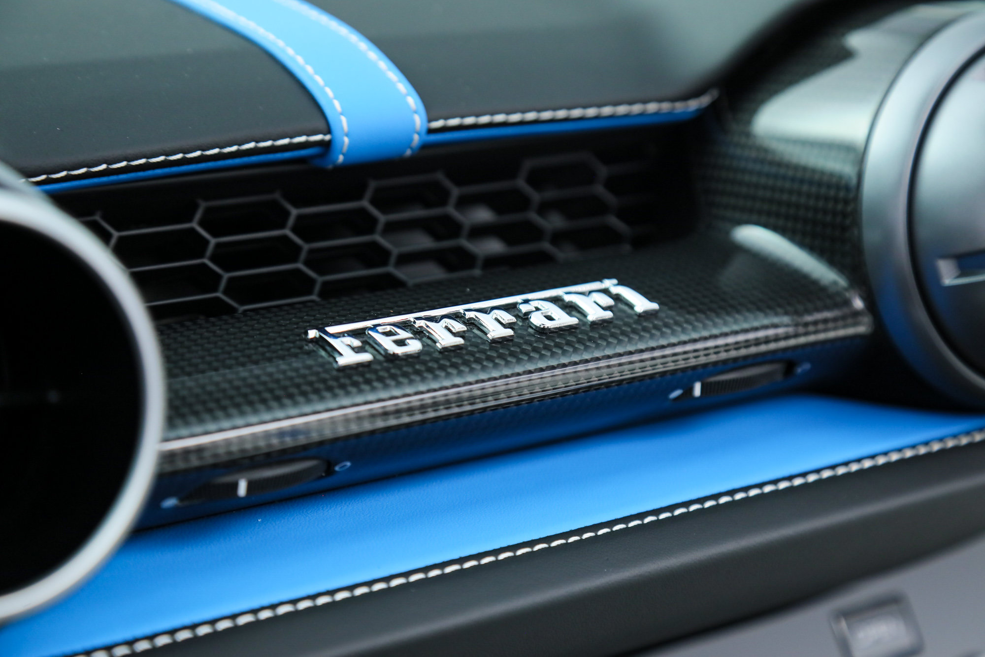 Certified 2023 Ferrari 812 GTS RWD image 33