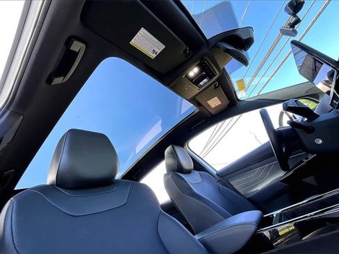 Used 2023 Volkswagen ID.4 Pro S image 17