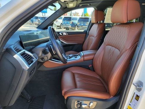 Used 2024 BMW X5 xDrive40i w/ Premium Package image 16