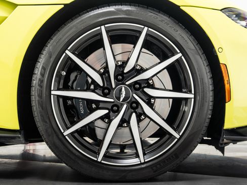 Used 2019 Aston Martin V8 Vantage Coupe RWD image 42