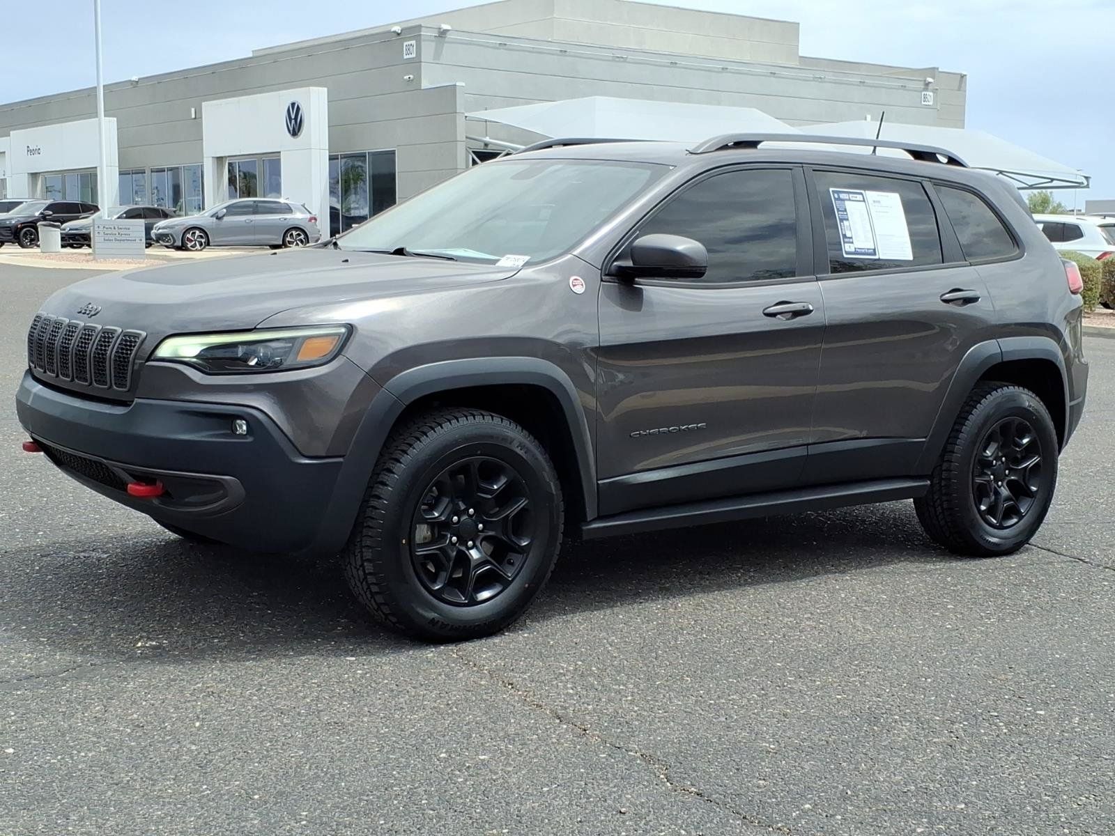 Used 2019 Jeep Cherokee Trailhawk w/ Comfort/Convenience Group AWD/4WD image 3