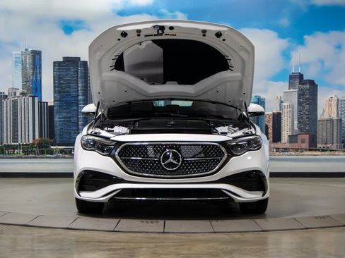 Certified 2025 Mercedes-Benz E 350 4MATIC Sedan image 4