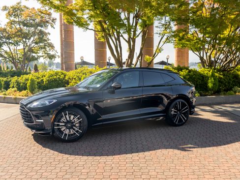 Used 2025 Aston Martin DBX 707 image 49