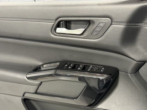 New 2026 Nissan Pathfinder Platinum w/ Cargo Package AWD/4WD image 8