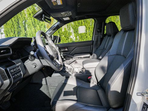 Used 2025 Toyota 4Runner Limited image 16