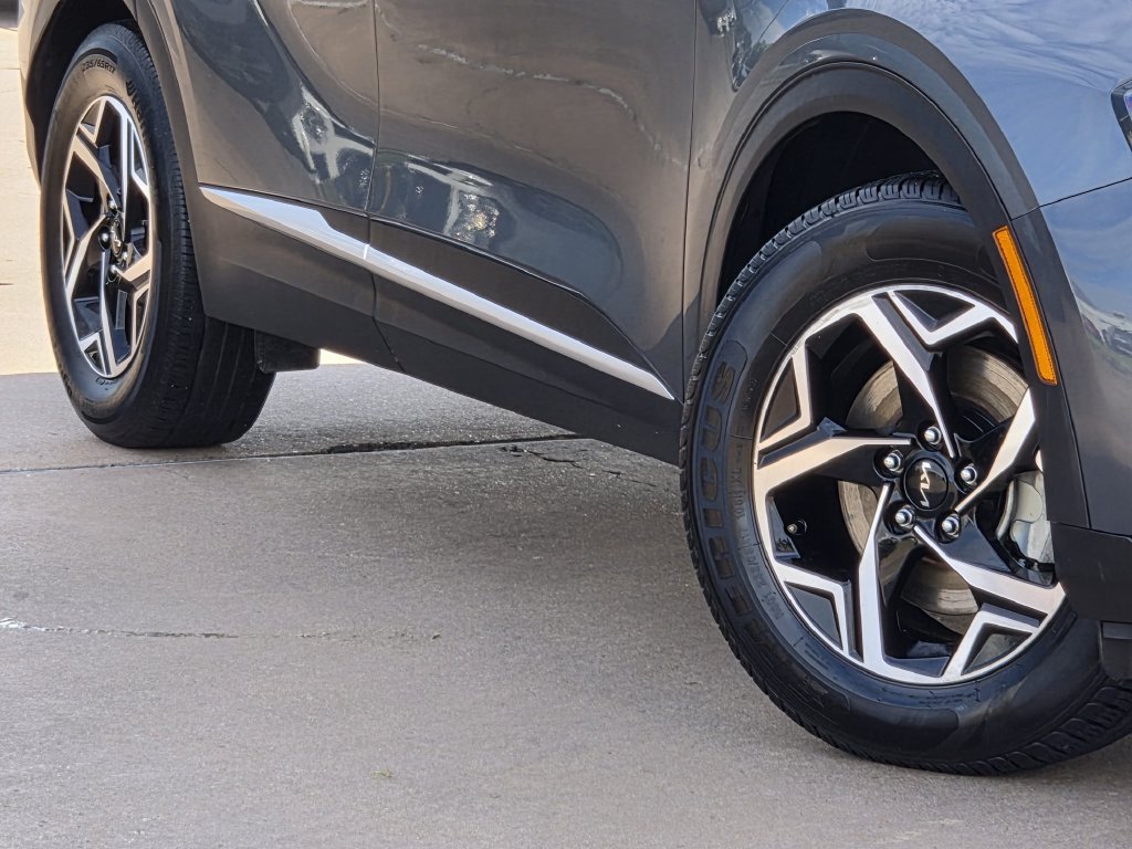 Used 2023 Kia Sportage LX FWD image 11