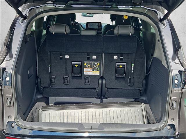 Used 2022 Toyota Sienna Limited FWD image 6