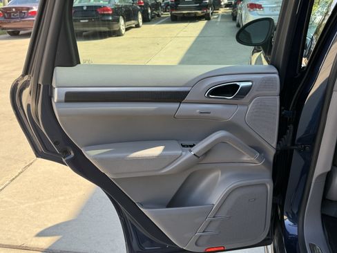 Used 2013 Porsche Cayenne GTS image 35