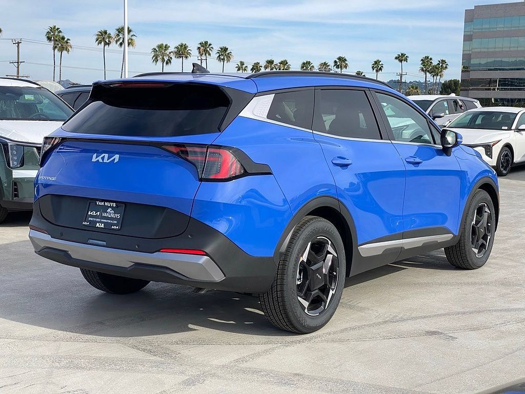 New 2026 Kia Sportage EX w/ EX Panorama Roof Package FWD image 3