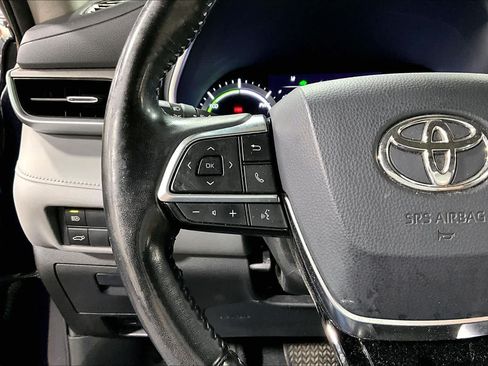 Used 2021 Toyota Highlander XLE AWD/4WD image 24