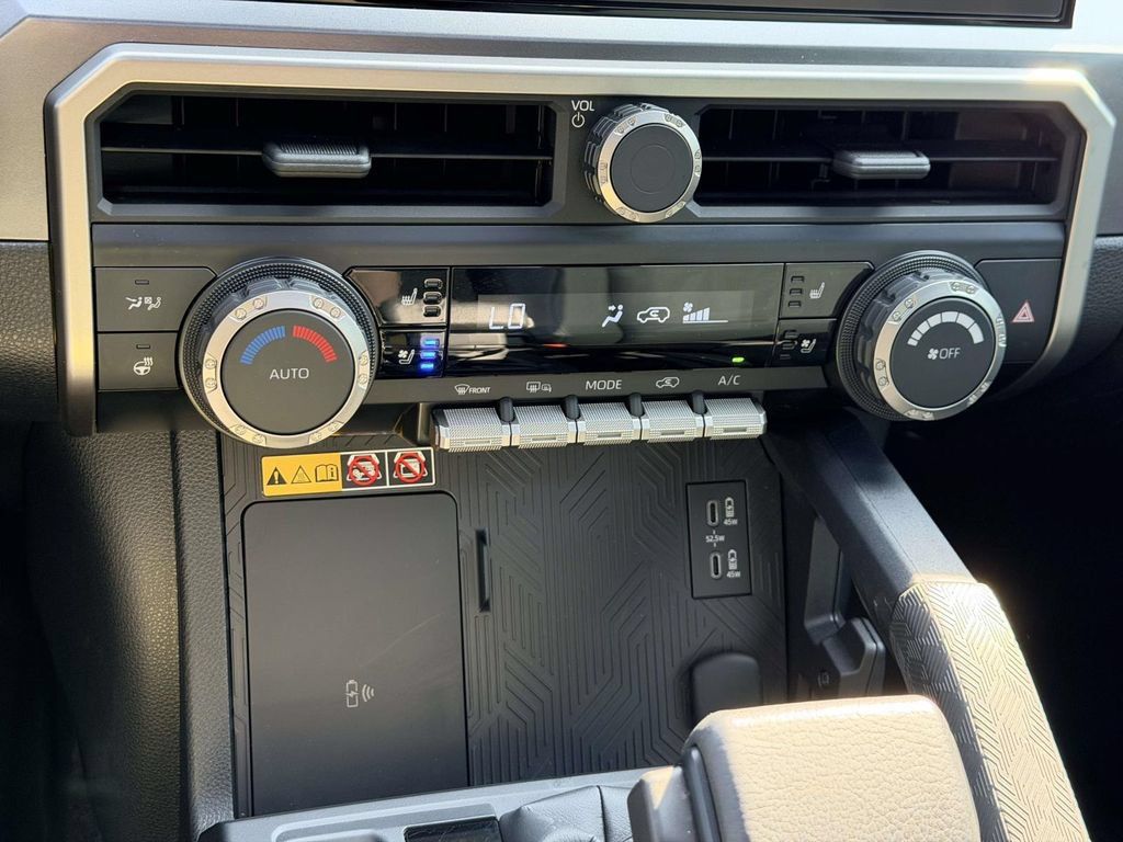 Used 2025 Toyota 4Runner TRD Off-Road Premium AWD/4WD image 5