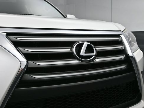 Used 2016 Lexus GX 460 w/ Premium Package AWD/4WD image 5