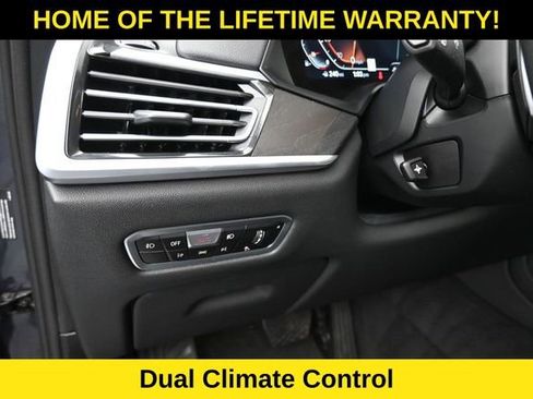 Used 2022 BMW X7 xDrive40i w/ Premium Package AWD/4WD image 16