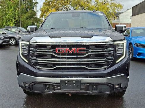 Used 2025 GMC Sierra 1500 SLT image 2