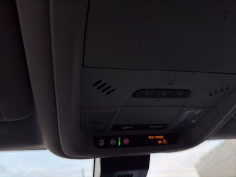 Used 2020 Chevrolet Equinox LT image 57