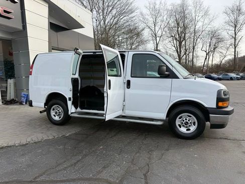 Used 2024 GMC Savana 2500 w/ Driver Convenience Package image 11