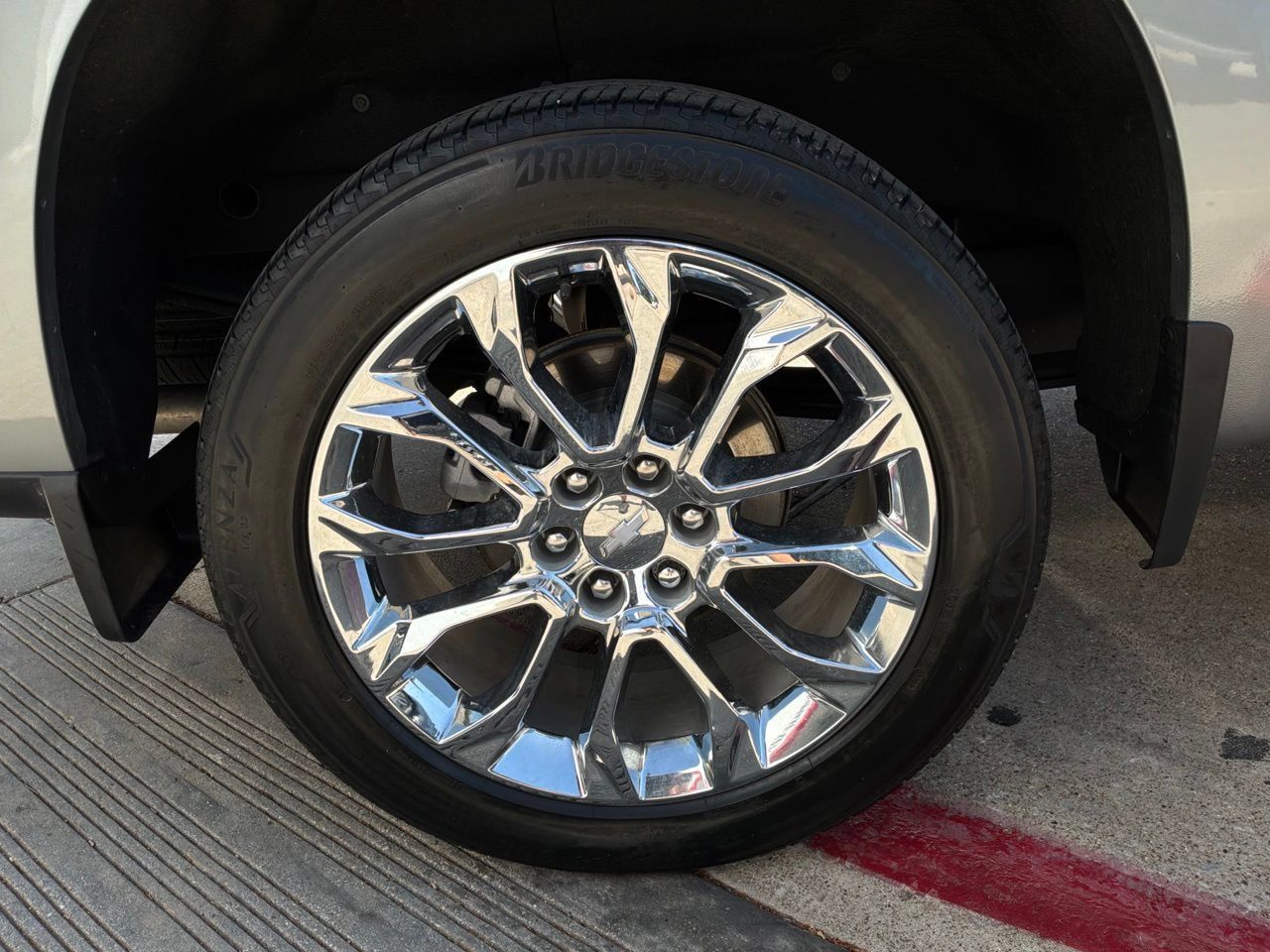 Used 2023 Chevrolet Silverado 1500 High Country AWD/4WD image 9