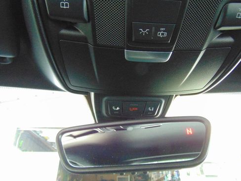 Used 2013 Mercedes-Benz SLK 250 image 17