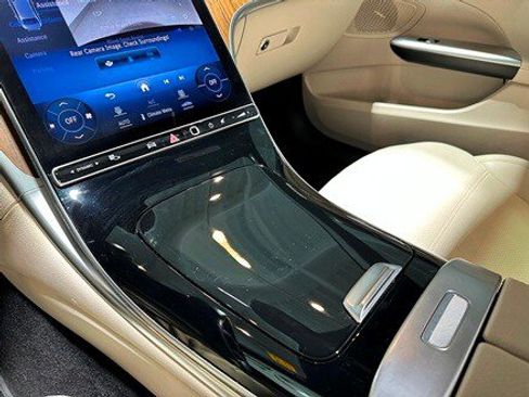 Certified 2023 Mercedes-Benz C 300 4MATIC Sedan image 11