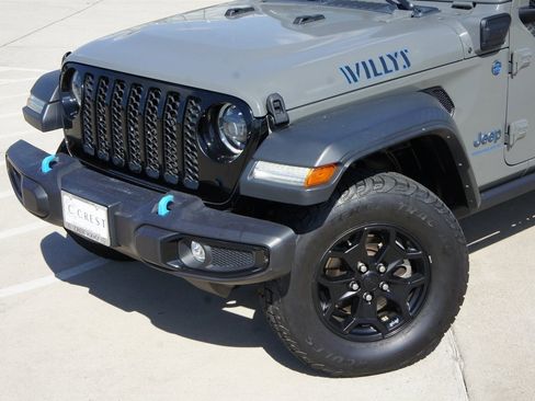 Used 2023 Jeep Wrangler Unlimited image 43