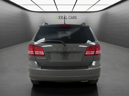 Used 2020 Dodge Journey SE FWD image 6
