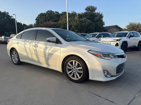 Used 2014 Toyota Avalon Limited w/ Technology Package FWD image 7