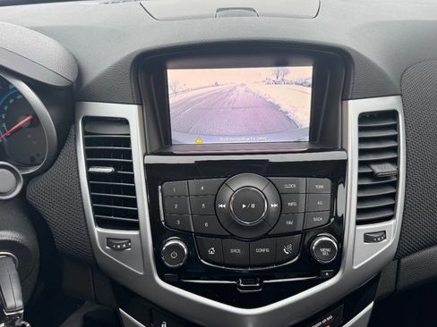 Used 2013 Chevrolet Cruze LT w/ Technology Package image 16