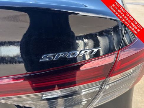 Used 2025 Honda Civic Sport image 10