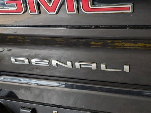 Used 2022 GMC Sierra 2500 Denali w/ Denali Ultimate Package image 8