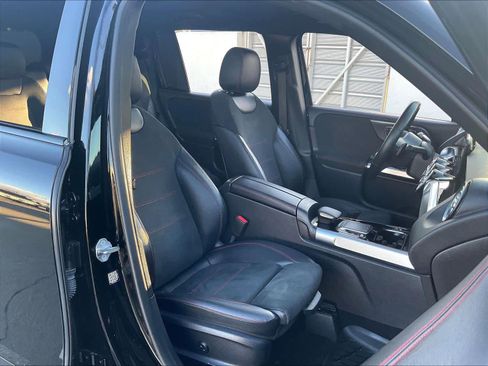 Used 2021 Mercedes-Benz GLB 250 4MATIC image 10