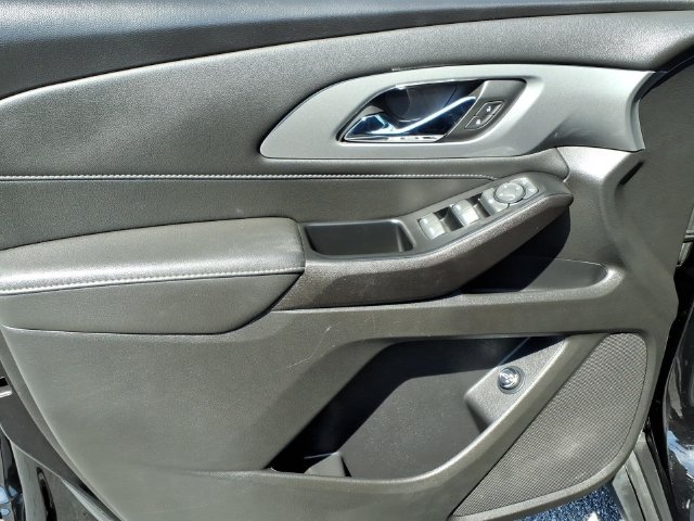 Used 2023 Chevrolet Traverse LT w/ Rear Camera Mirror Package AWD/4WD image 13