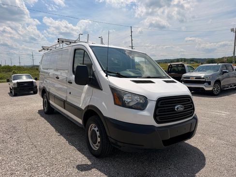 Used 2016 Ford Transit 250 130 Low Roof RWD image 3