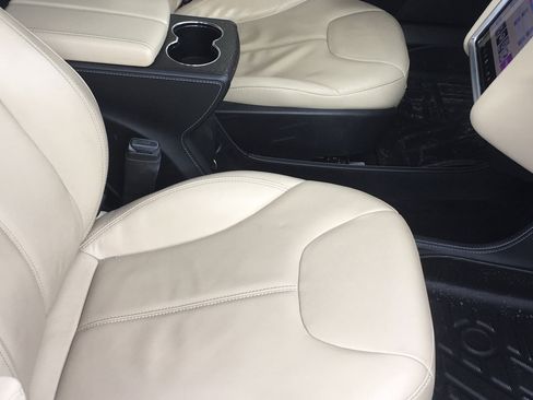 Used 2014 Tesla Model S P85 image 4