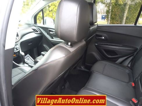 Used 2019 Chevrolet Trax LT w/ LT Convenience Package FWD image 23