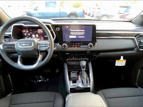 New 2026 GMC Canyon Elevation image 5