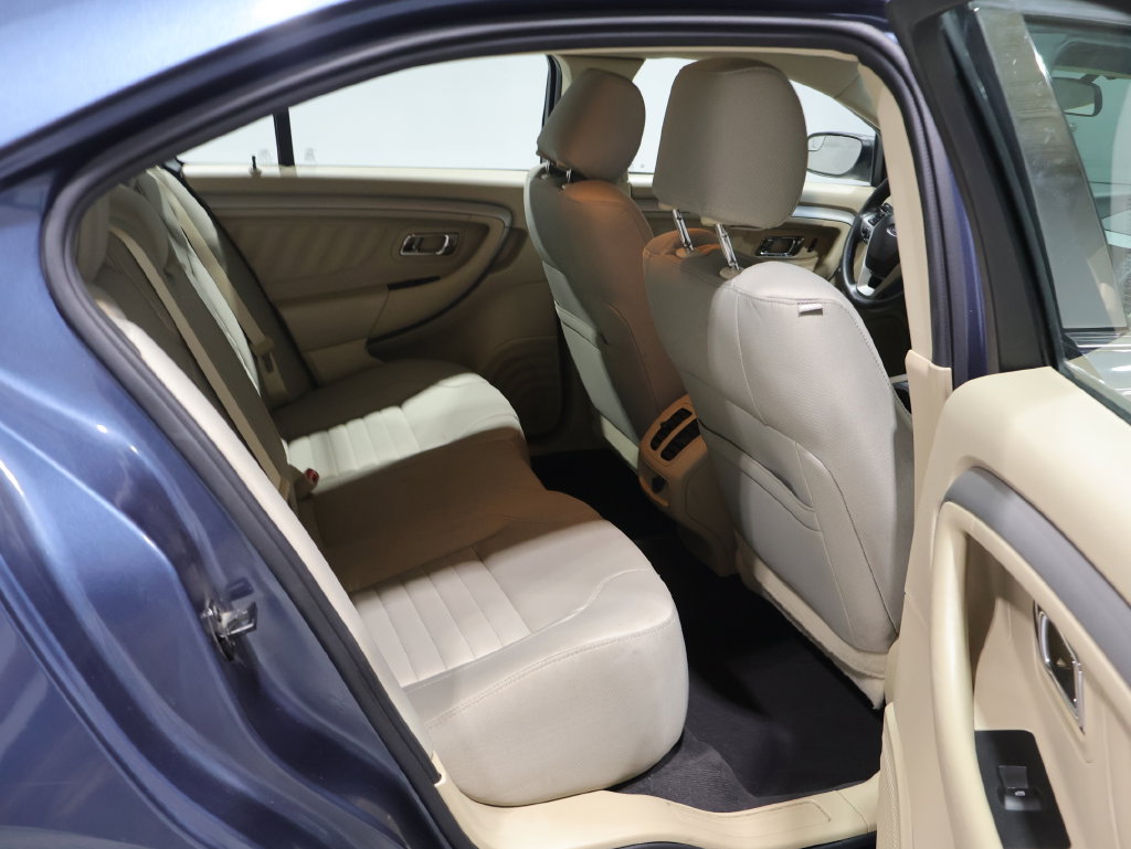 Used 2019 Ford Taurus SE FWD image 9