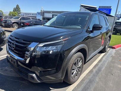Certified 2025 Nissan Pathfinder SV