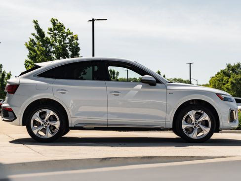 Certified 2023 Audi Q5 2.0T Premium w/ Convenience Package AWD/4WD image 3