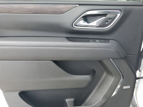 Used 2023 Chevrolet Suburban Z71 w/ Luxury Package image 30