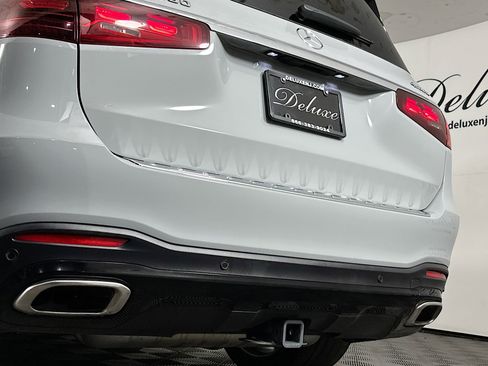 Used 2024 Mercedes-Benz GLS 580 4MATIC image 29