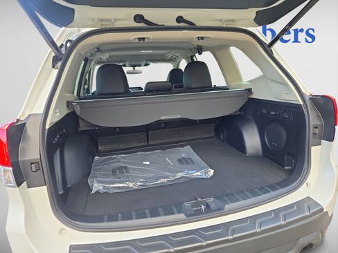 Used 2023 Subaru Forester Limited image 7