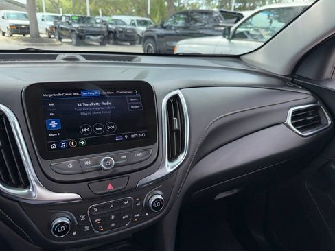 Used 2021 Chevrolet Equinox Premier FWD image 40