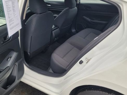 Used 2025 Nissan Altima 2.5 SV image 25