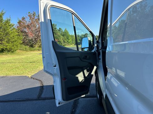 New 2026 Ford Transit 250 148 Medium Roof RWD image 14