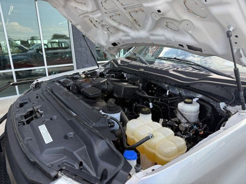 Used 2022 Ford F250 XL w/ Power Equipment Group image 19
