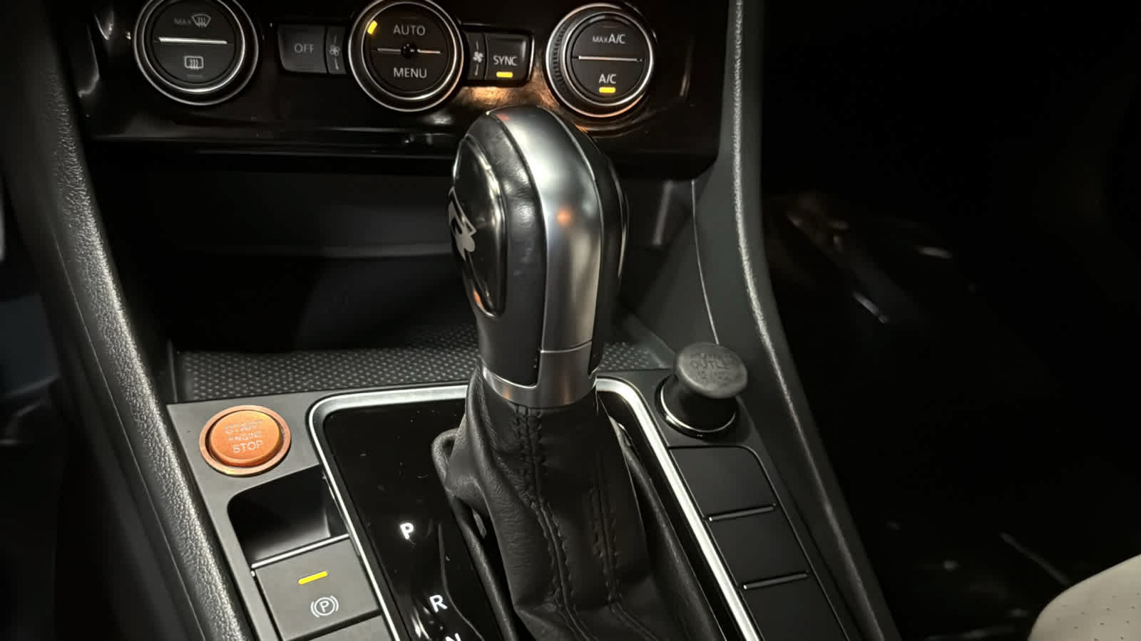 Used 2019 Volkswagen Jetta R-Line FWD image 17