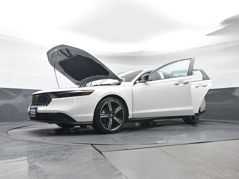 Used 2023 Honda Accord Sport image 40